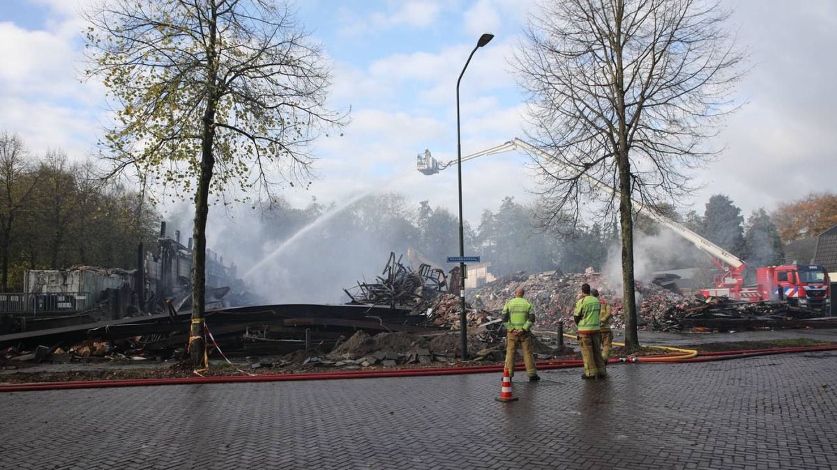 Opslagpand gaat in as op: zonnepaneeldeeltjes verspreid in buurt