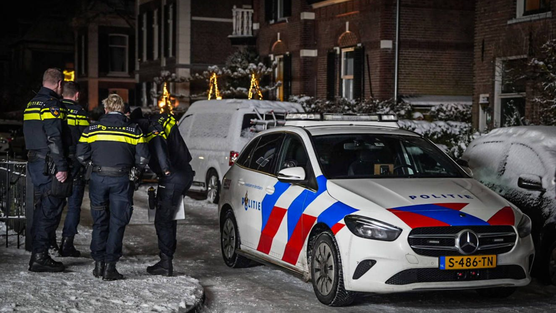 Mensen onwel door lucht • pony gered uit ijskoude sloot