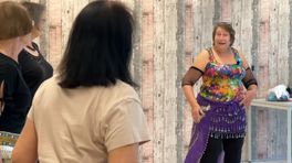 Met buikdansen houdt Joke de Nieuwegeinse ouderen fit