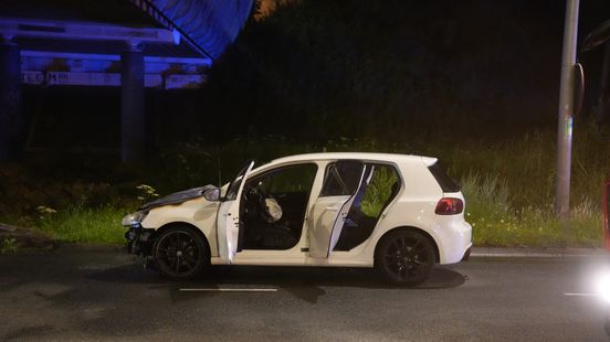 Aanhouding na ongeluk met politieauto in Zwolle. Aanhouding na ongeluk met politieauto in Zwolle.