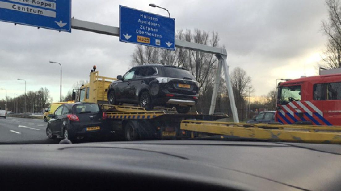 Kettingbotsing op A325 bij Arnhem leidt tot kilometerslange file