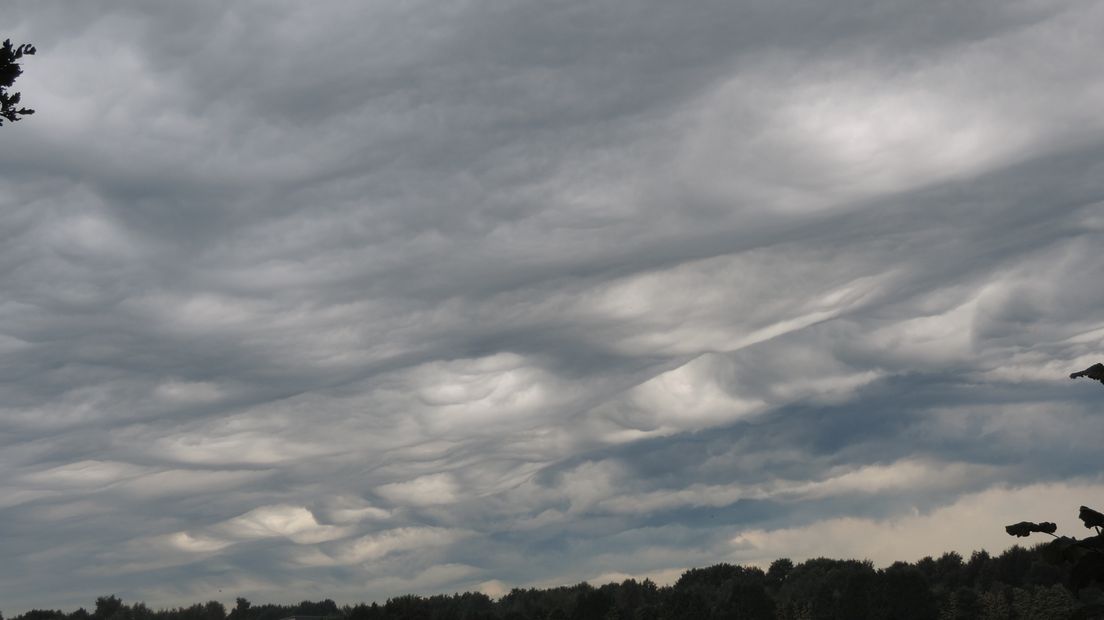 Wolken boven Sleen (Rechten: Dick Haverkamp)