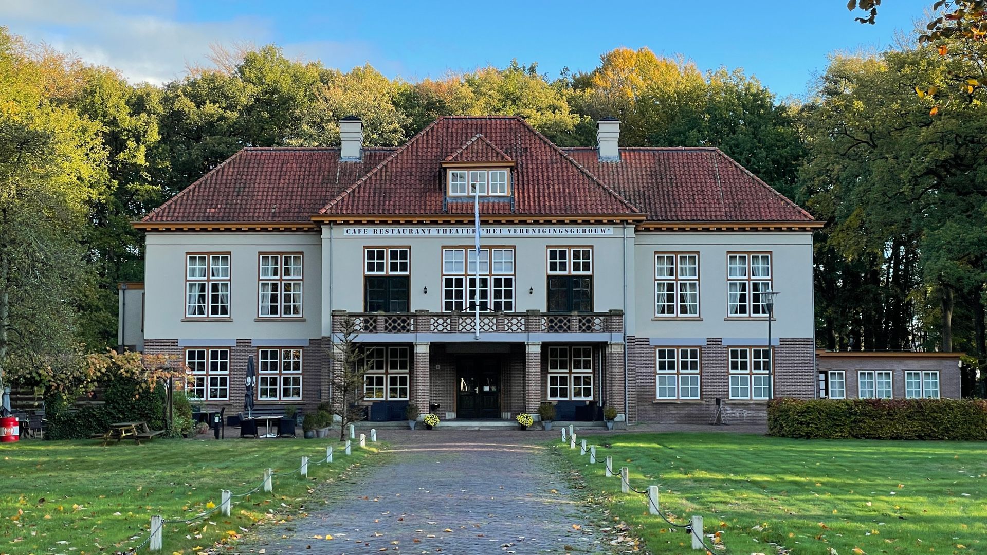 Uitbater voor drie karakteristieke Veenhuizer panden gezocht - RTV Drenthe