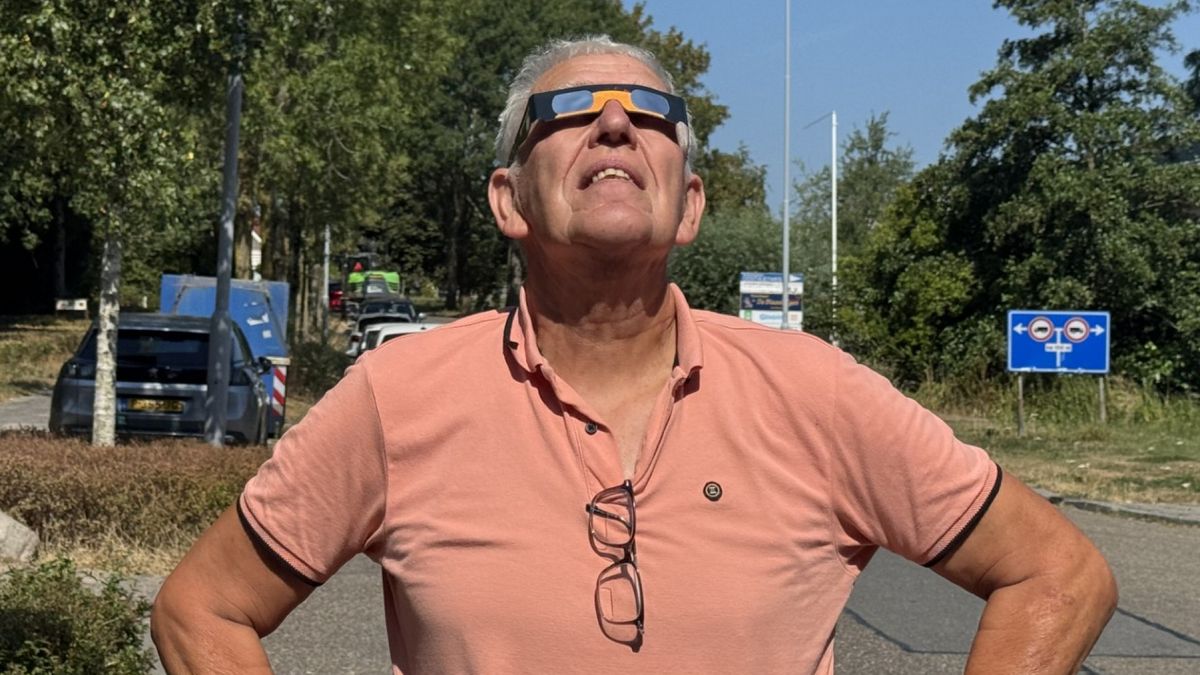 Redelijk unieke zonsverduistering is met speciale bril en geluk óók hier goed te zien
