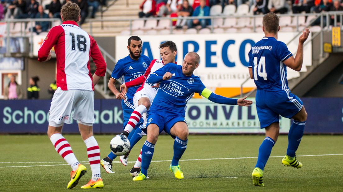 Het uitduel van FC Emmen tegen Almere City is verplaatst (Rechten: Roel Bos/ sportfoto.org)