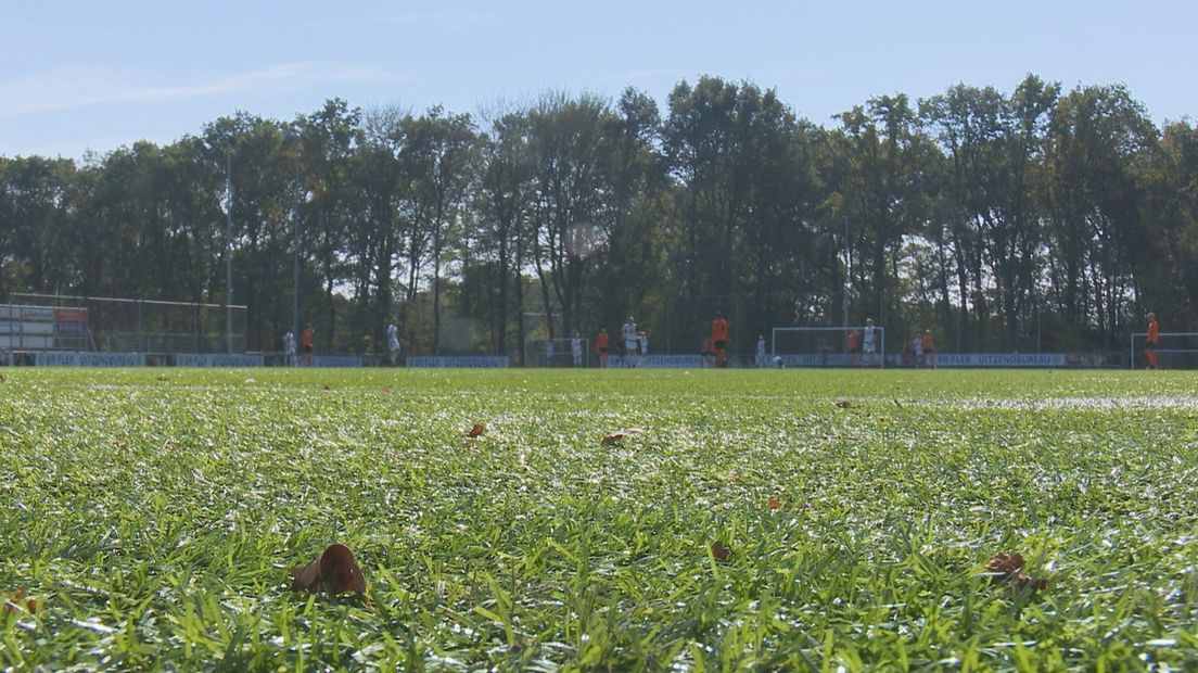 Extra voetbalveld voor voetbalclub HHC Hardenberg door investering van gemeente