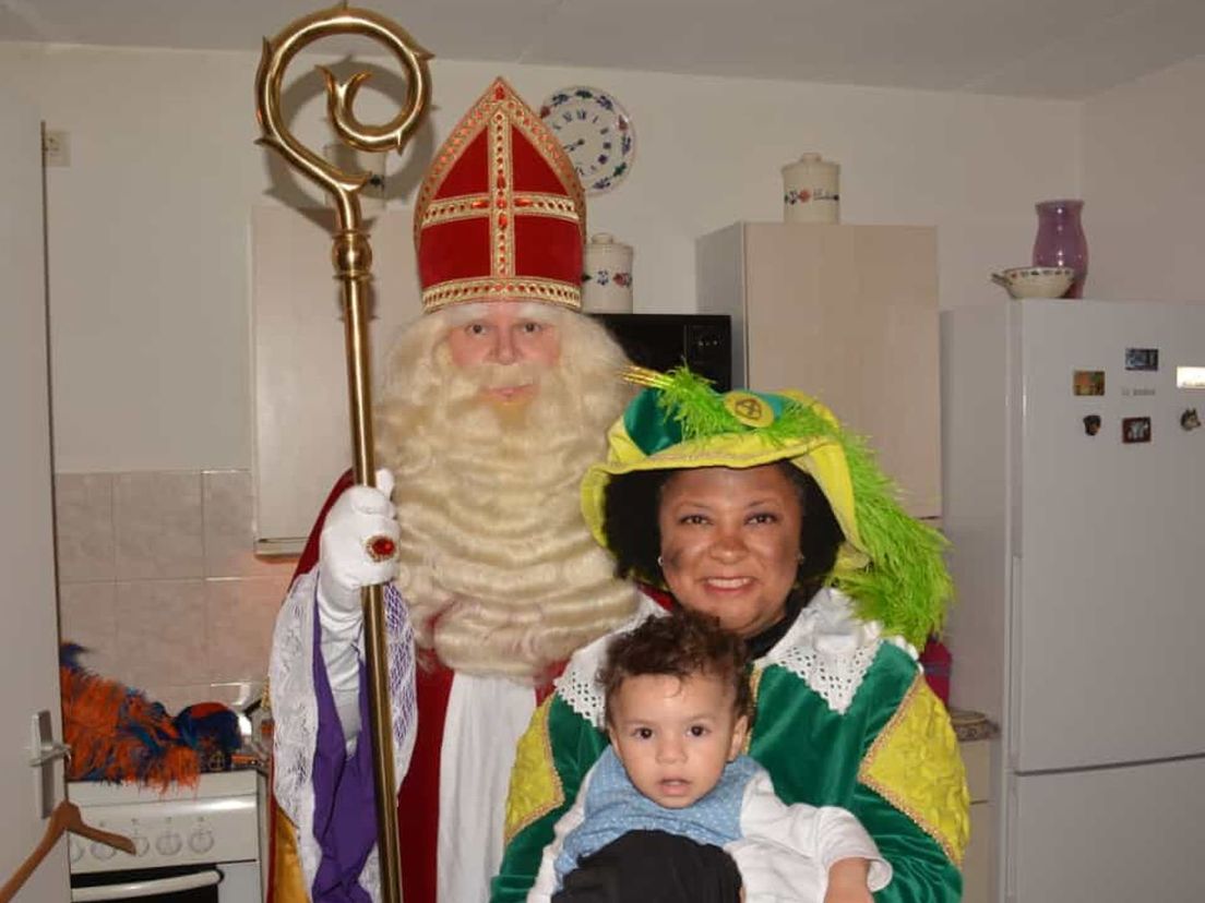 Sinterklaas Ron met zijn vrouw en dochter