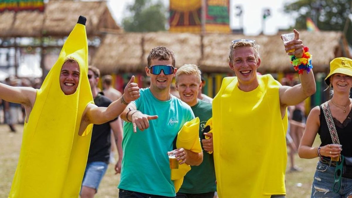 Dit gebeurt er als je met bier gooit op de Zwarte Cross