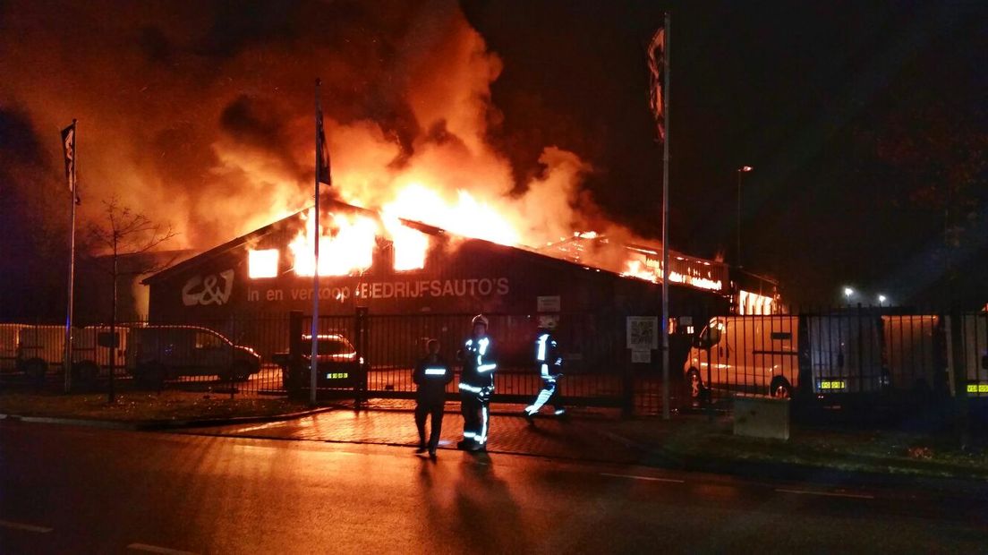 De uitslaande brand in Hoogeveen (Rechten: Persbureau Meter)