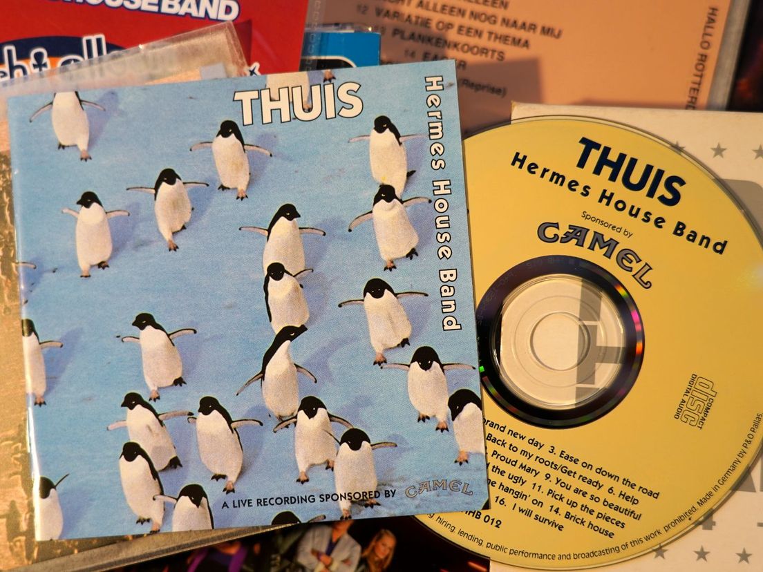 De cd 'Thuis' van de Hermes House Band uit 1992 met daarop een live-uitvoering van I will survive, met lalala-eind.