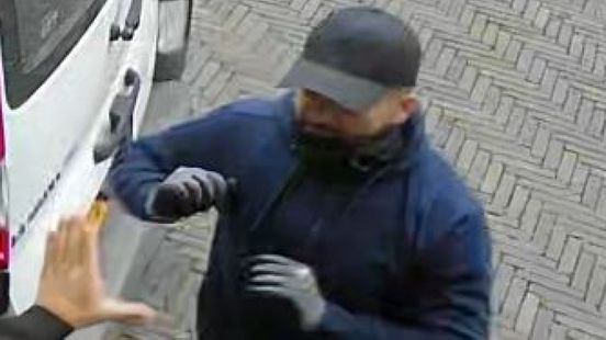 Politie deelt foto's van overvallers juwelier Arnhem