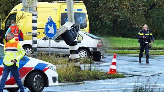 Verkeerschaos op A1 en A30 door ongevallen. Verkeerschaos op A1 en A30 door ongevallen.