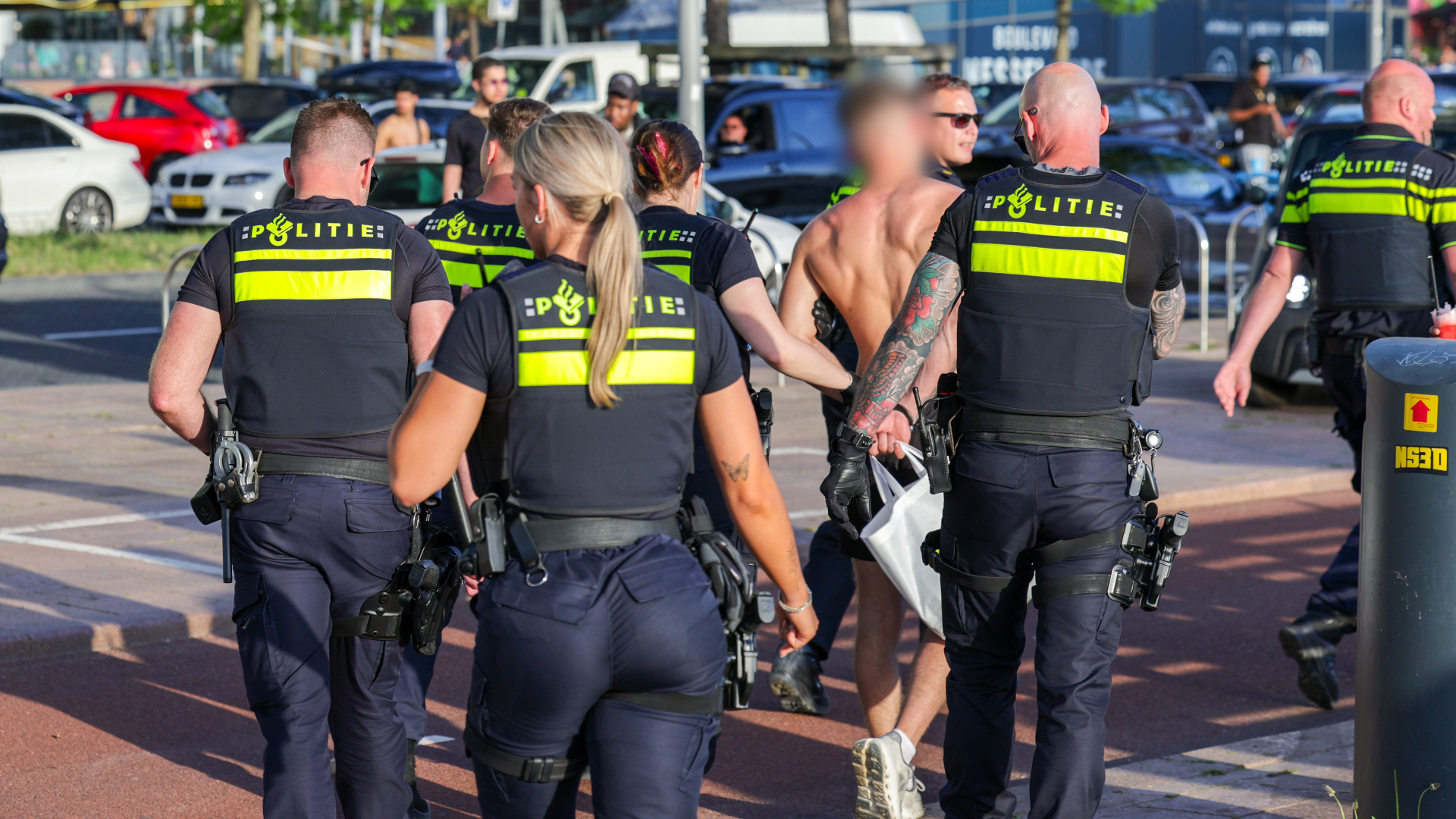 Op warme dagen is het wel vaker onrustig rond het strand en de boulevard van Nesselande.