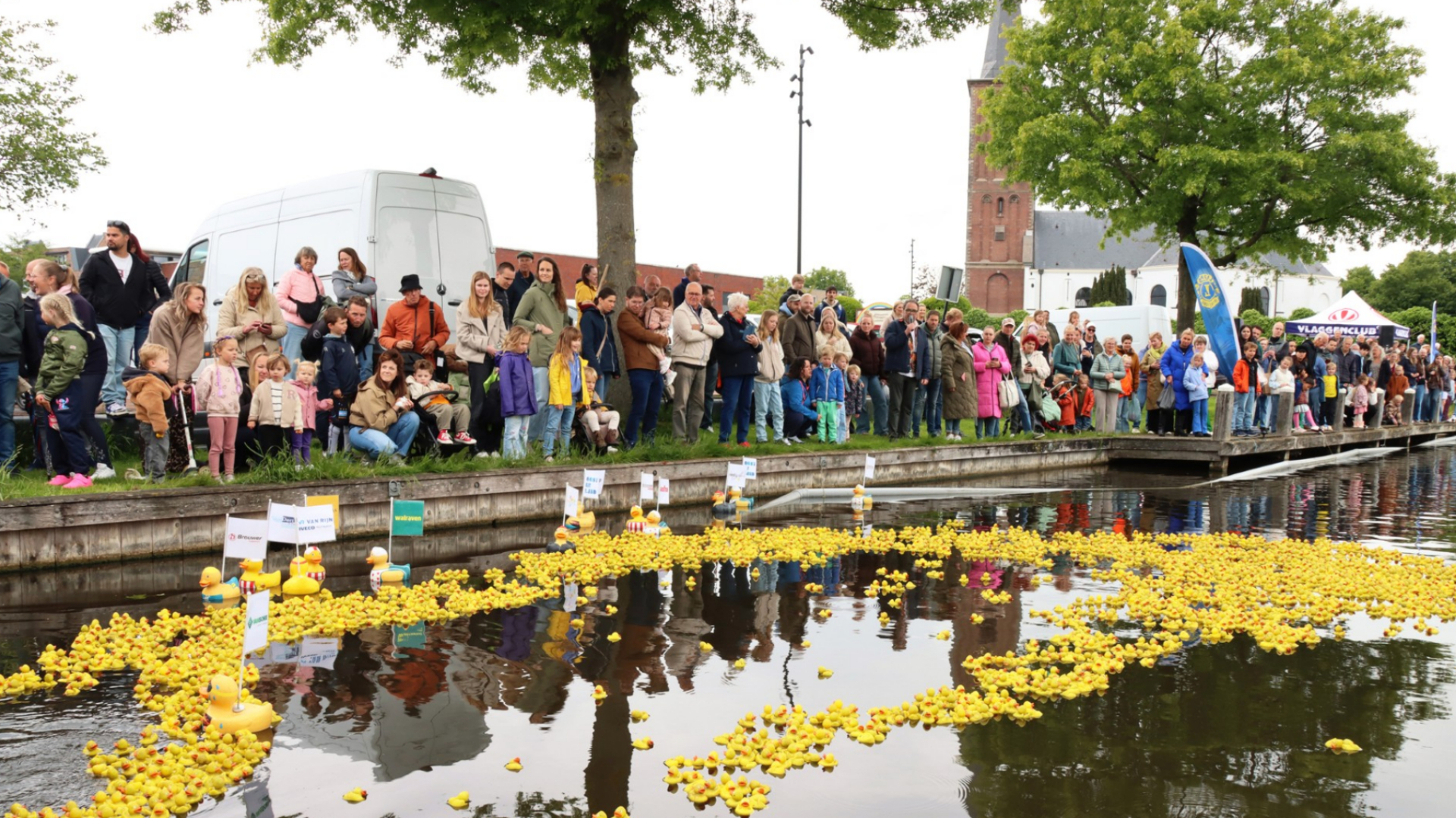 Badeendenrace in Mijdrecht levert 12.000 euro op