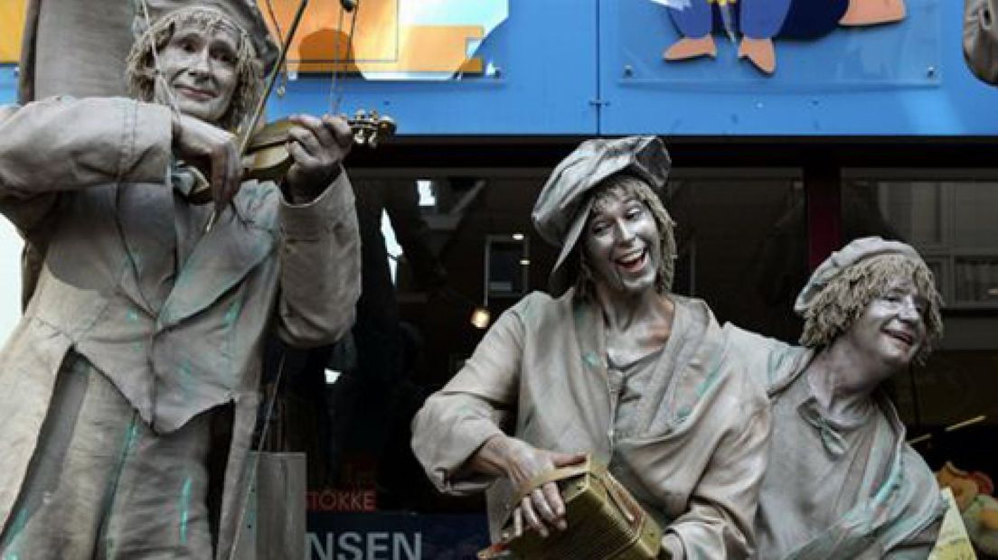World Statues krijgt kleiner zusje