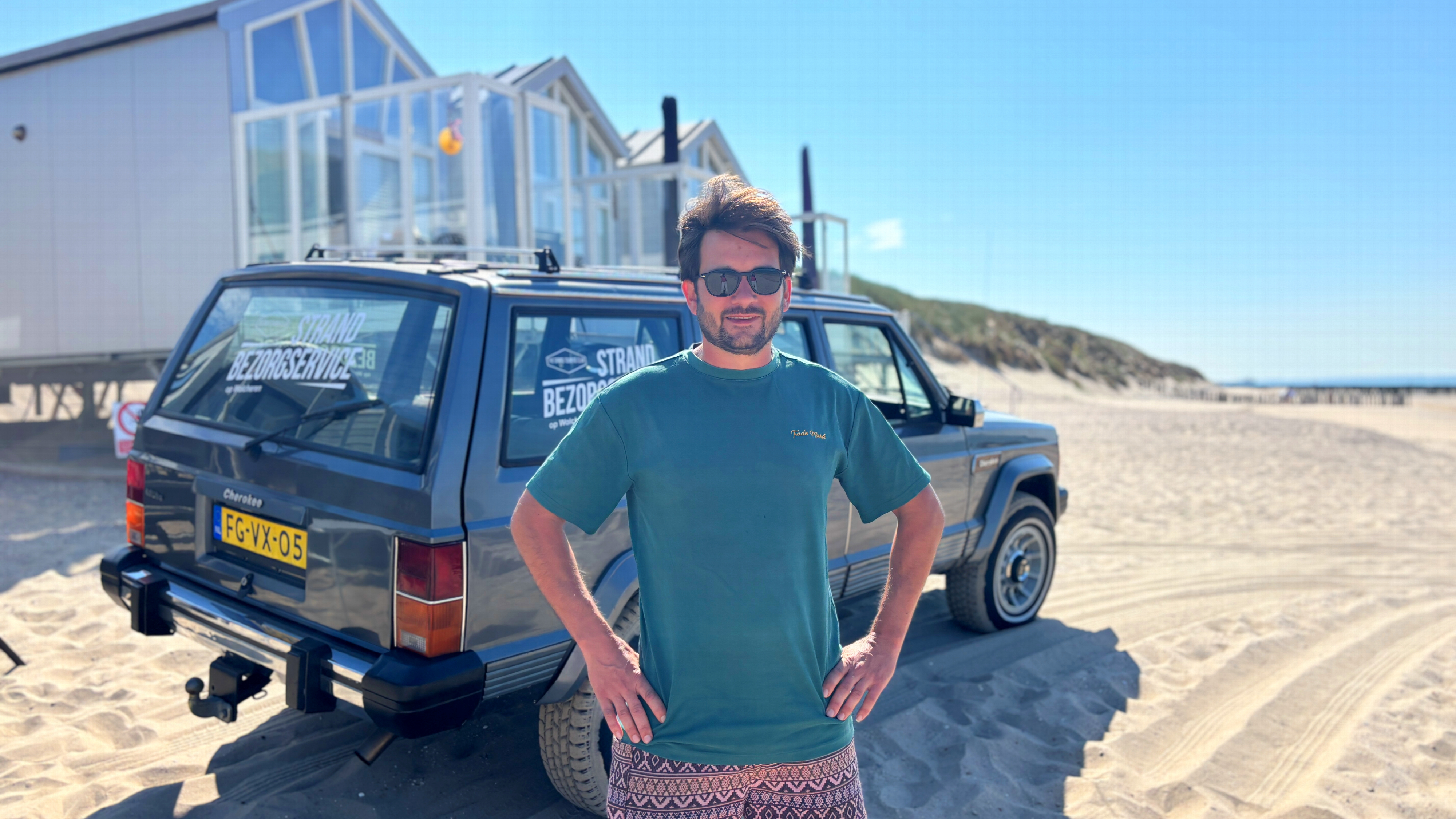 Nooit meer sjouwen naar je strandhuisje: Michiel brengt je spullen (en jou) met de Jeep