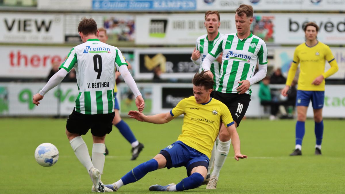 Staphorst-poppen aan strop voor derby: 'Laten we dit als iets ludieks zien'