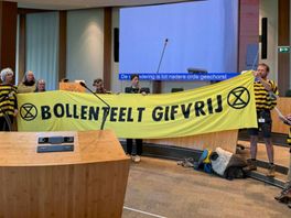Actievoerders Extinction Rebellion leggen vergadering Provinciale Staten plat