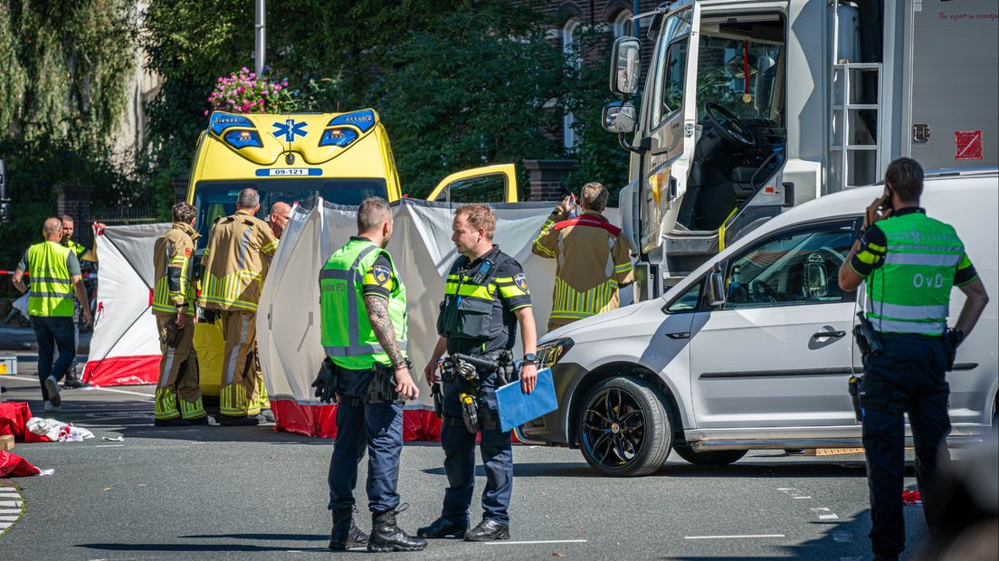 Hulpdiensten ter plekke op de locatie na het ongeluk.