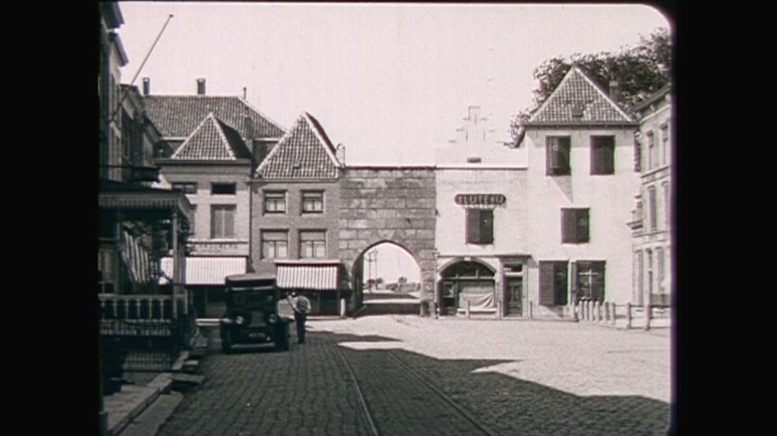 De Waterstraat en de Waterpoort in 1919