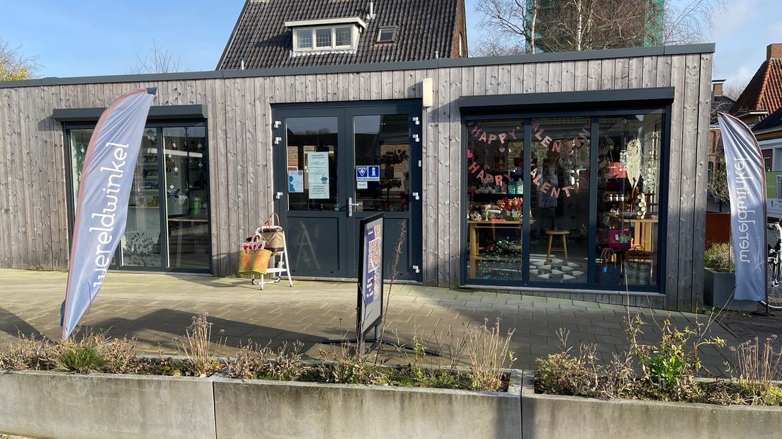 Het tijdelijke gebouw waar de Wereldwinkel in zit