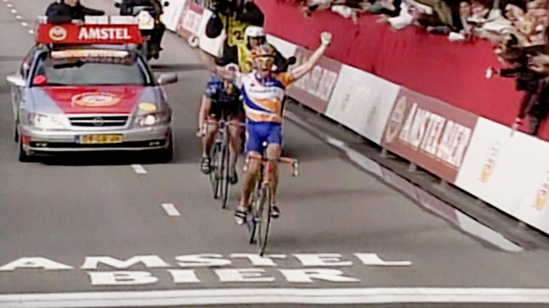Erik Dekker wint de Amstel Gold Race van 2001