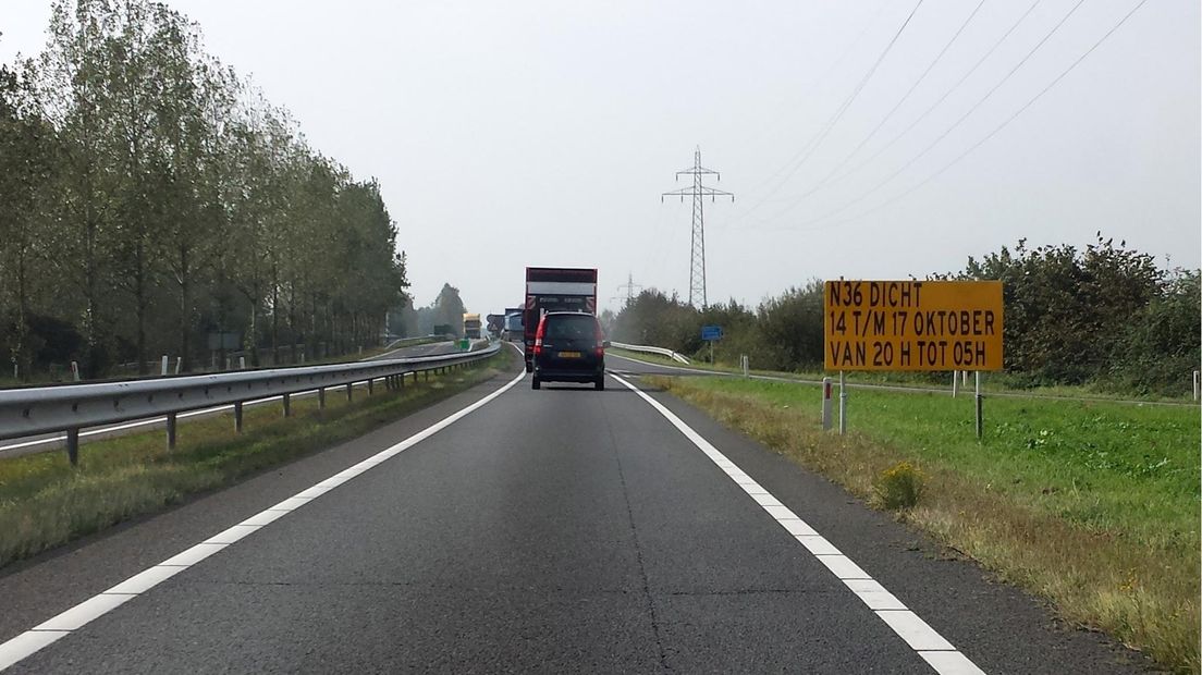 Aankondigingsbord langs de N36