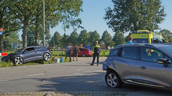 Automobilist gewond na botsing bij Zuidwolde. Automobilist gewond na botsing bij Zuidwolde.