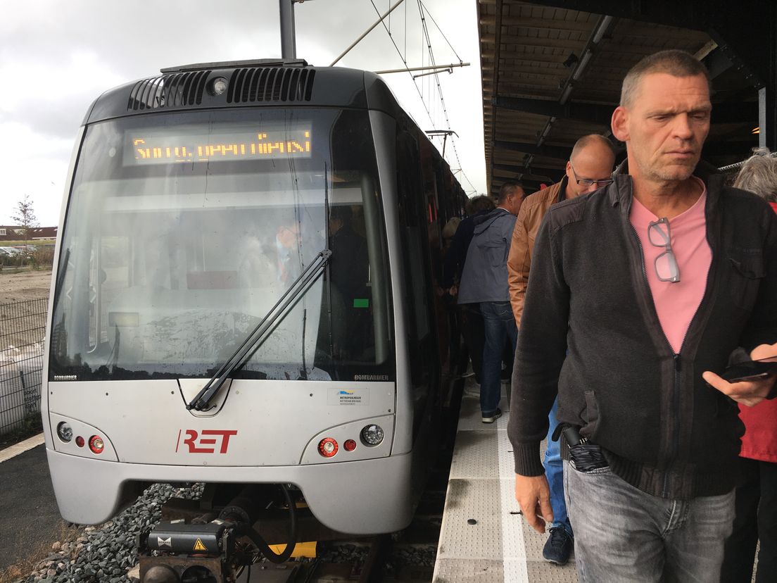 Ook het nieuwe metrostation Steenwijkpolder in Maassluis werd geopend