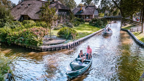 Botenverhuurder Giethoorn pikt boete voor varen met verbrandingsmotor niet Home
