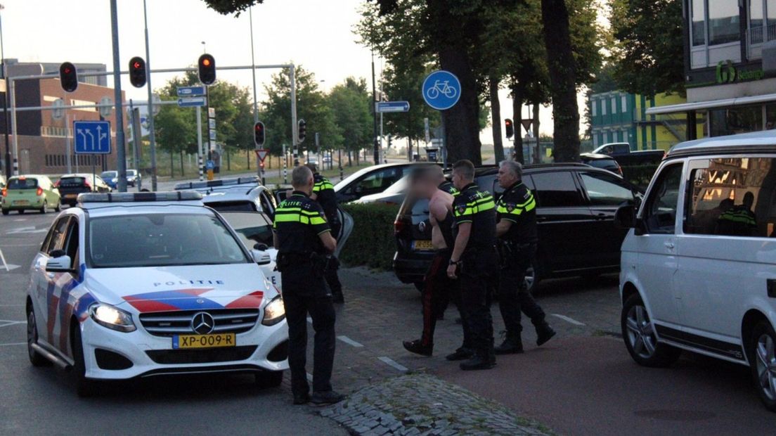 De politie hield twee mensen aan (Rechten: De Vries Media)