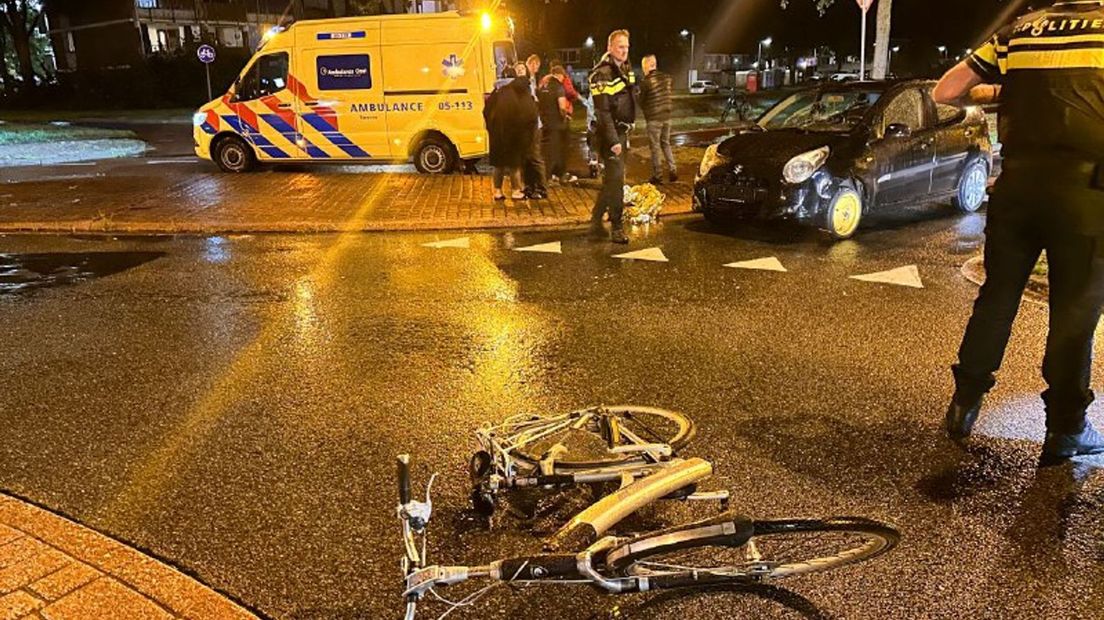 Fietser geschept door auto in Enschede