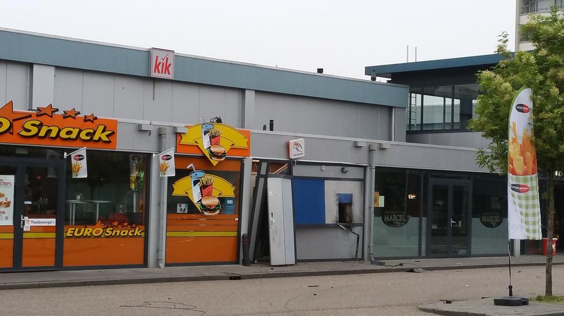 De geldautomaat na de plofkraak (Rechten: Politie Zuidoost-Drenthe / Facebook)