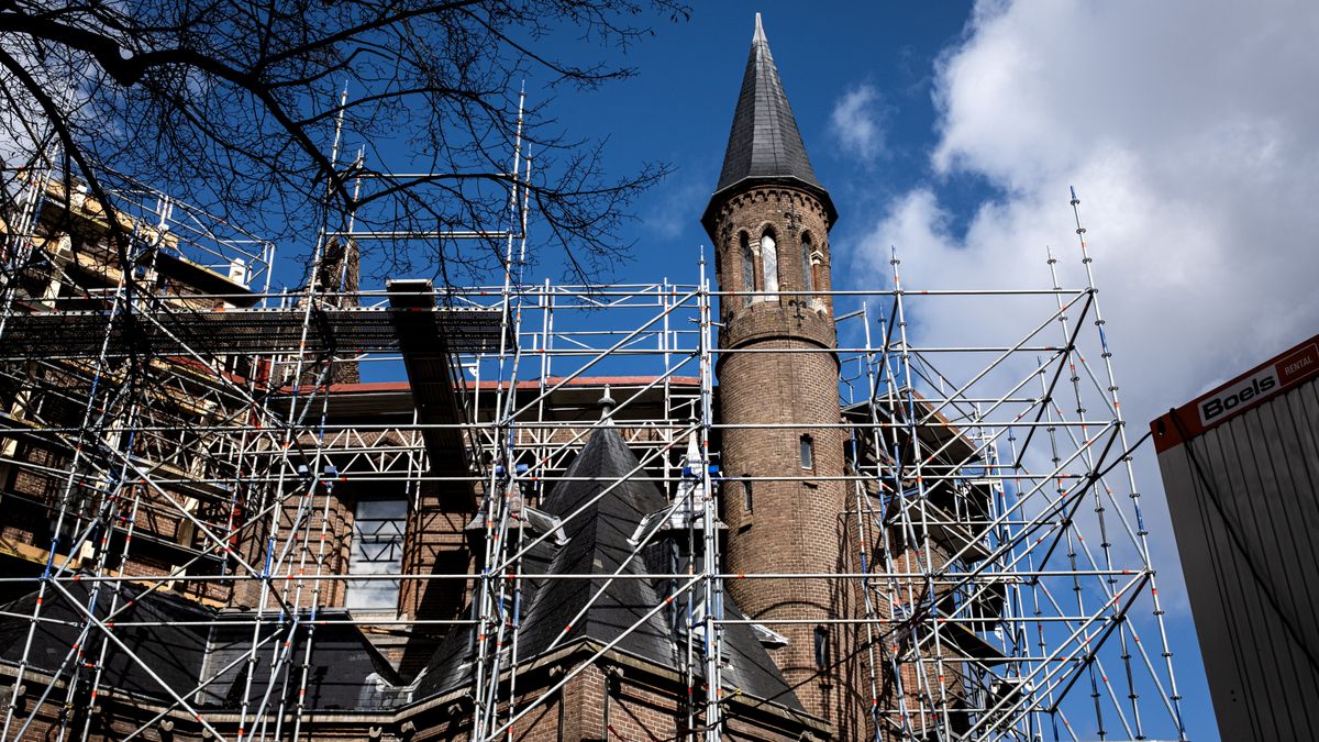 Oorzaak brand in kerk Roermondse architect nog steeds onbekend