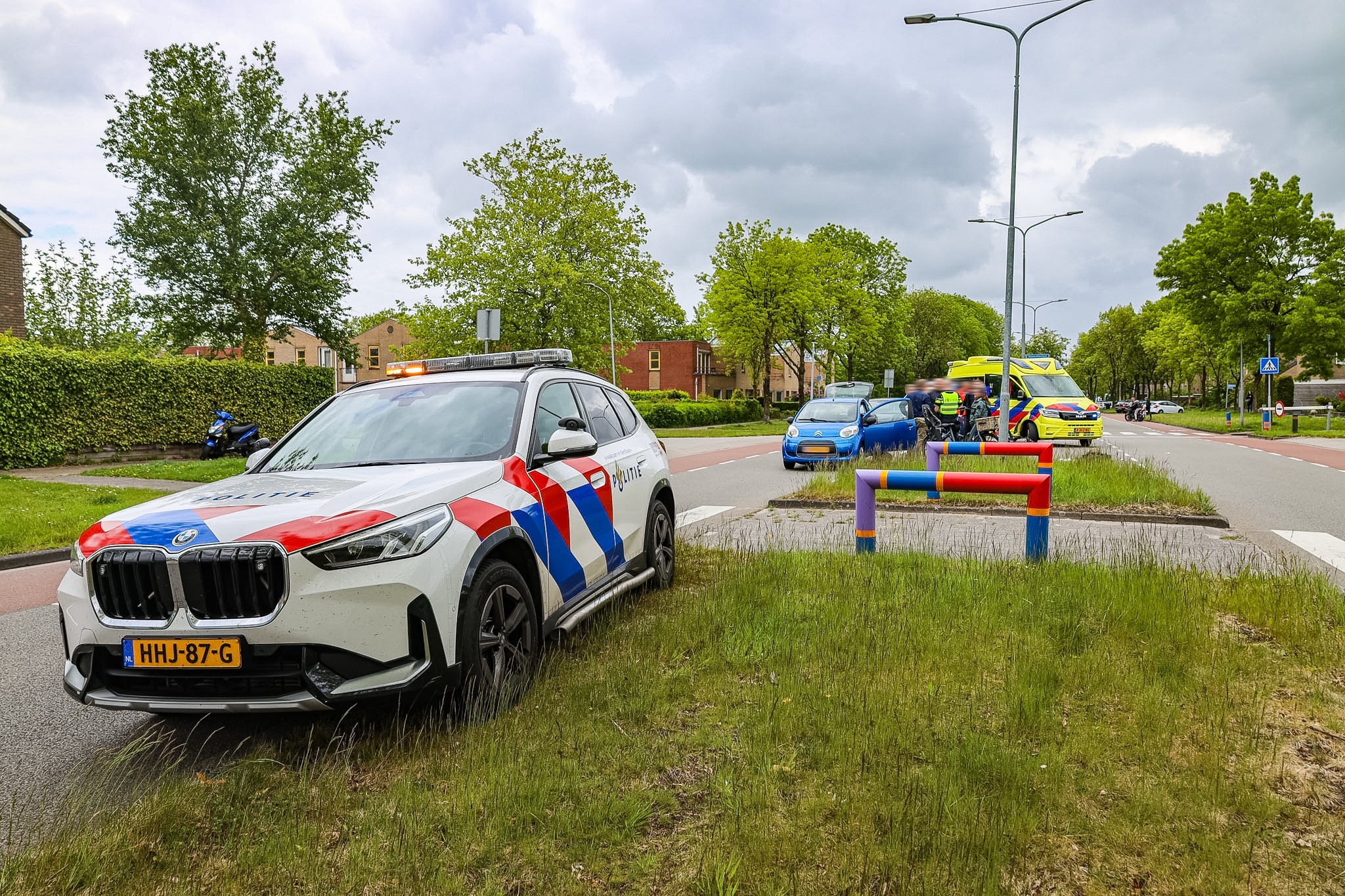 Fietser gewond na botsing met auto in Roden.