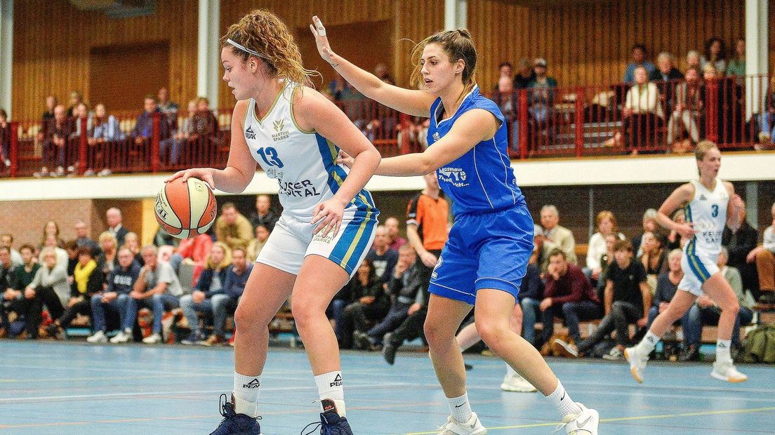 Melissa 't Jong was goed voor acht punten namens Sparks en speelde verder ondanks een enkelblessure