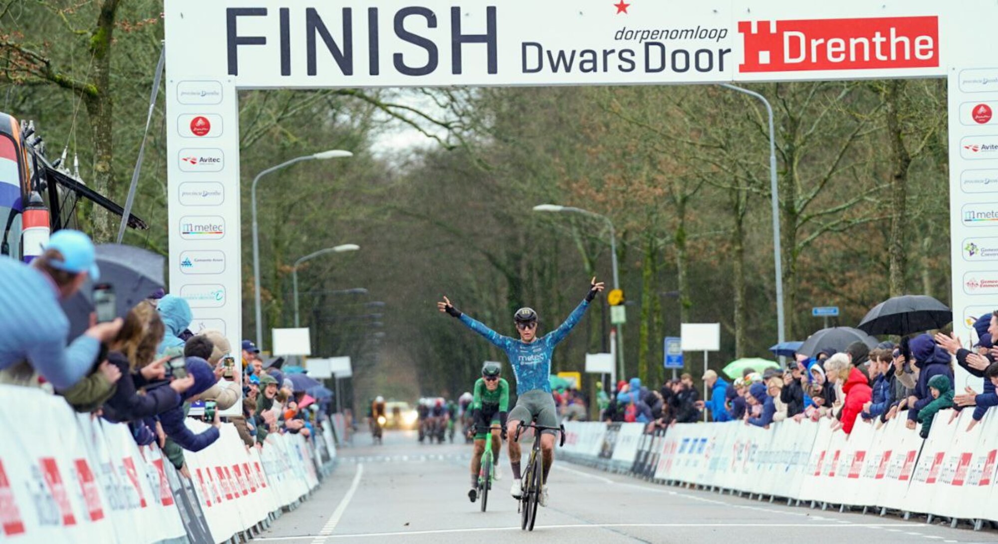 Roy Hoogendoorn wint Dwars door Drenthe