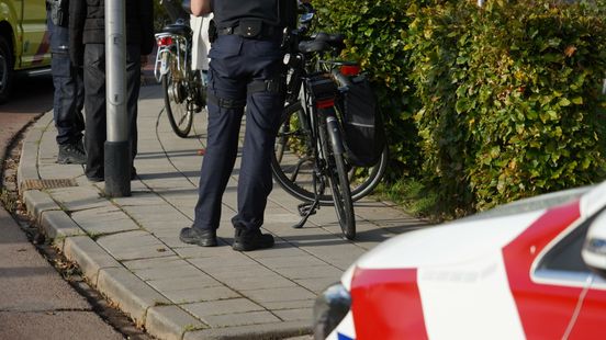 Fietsers komen met elkaar in botsing, één gewonde. Fietsers komen met elkaar in botsing, één gewonde.