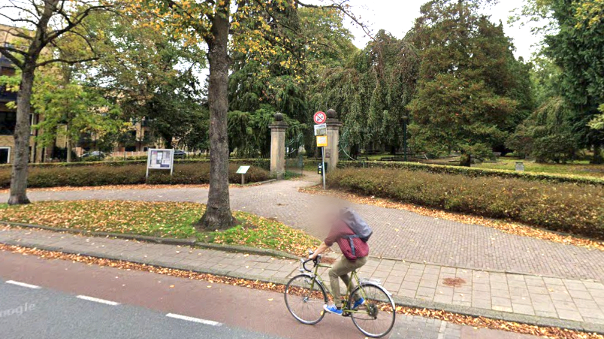 Ingang Boerenkerkhof Enschede, een beruchte dealplek