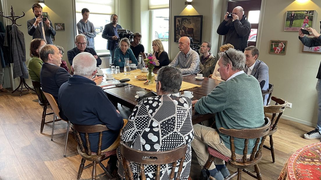 Coert Fossen zat tegenover Hans Vijlbrief in Garmerwolde