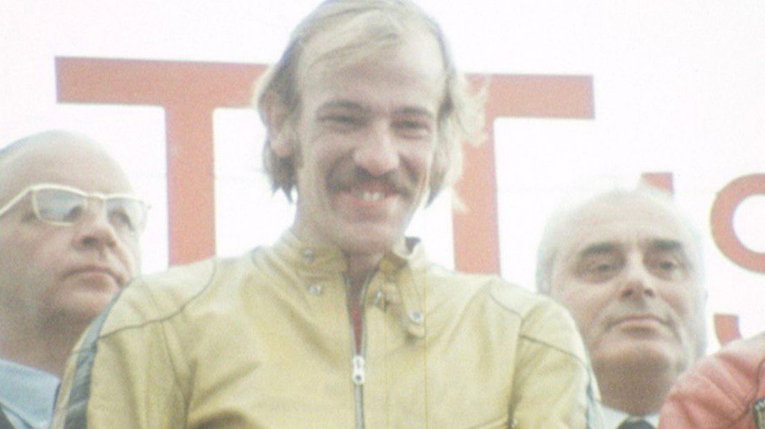 Rob Bron op het podium in 1971 tijdens de TT  van Assen