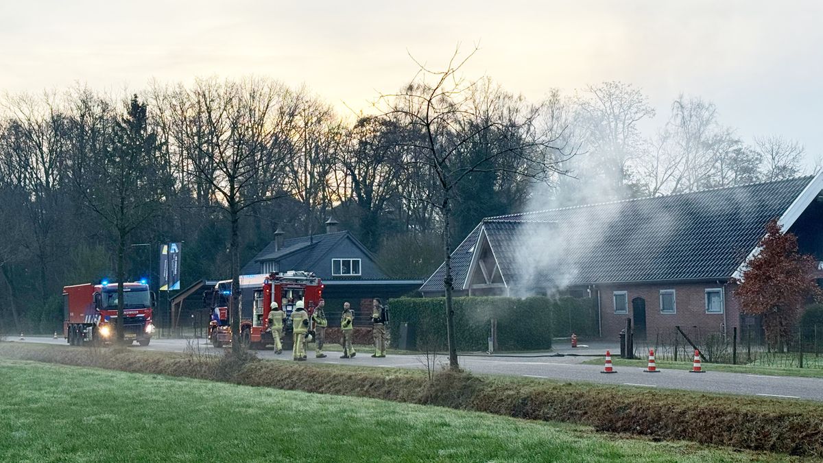 Boerderijen zonder stroom na brand bij Diepenheim