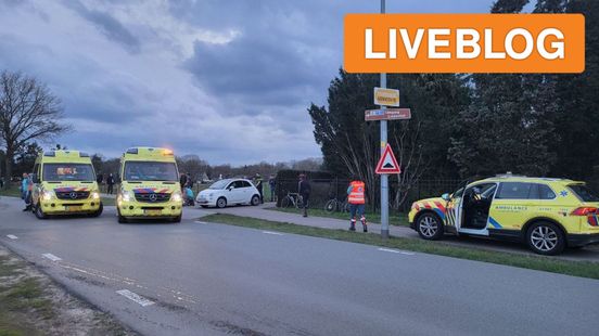 Wielrenners aangereden • gewonde na aanrijding pakketbezorger. Wielrenners aangereden • gewonde na aanrijding pakketbezorger.
