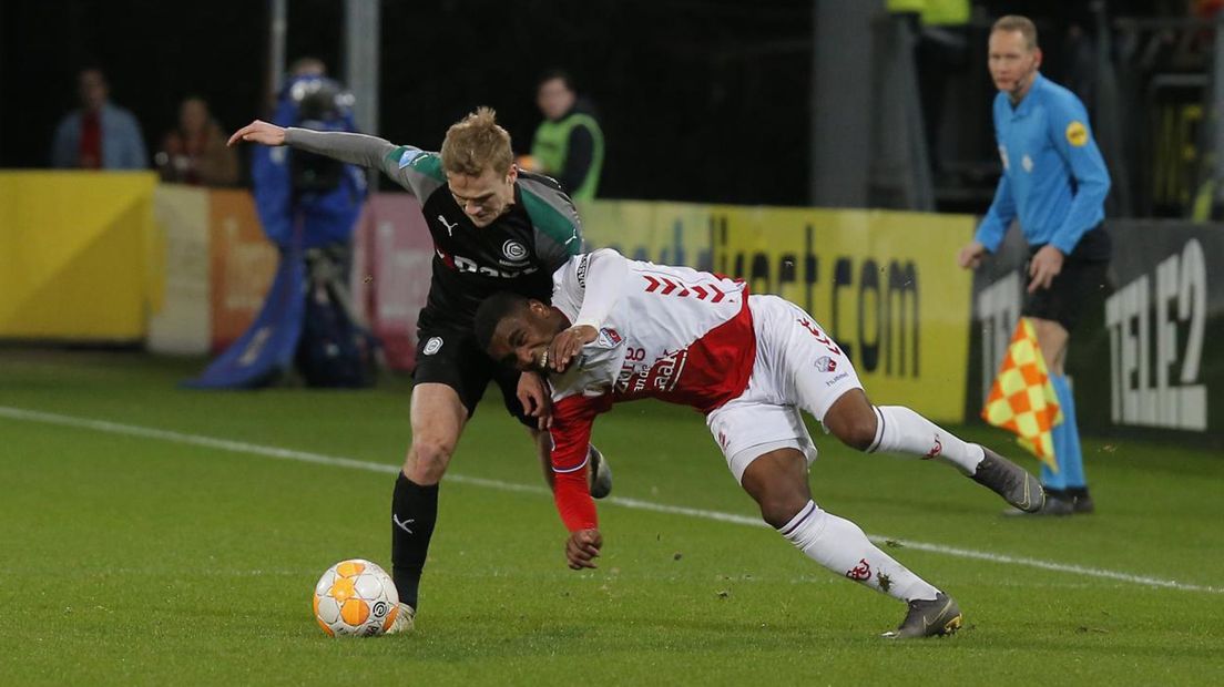 Tekenend beeld voor FC Utrecht - Groningen: geen kwaliteit, maar strijd tussen Handwerker en Kerk