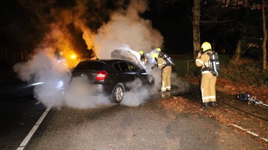 Auto eindigt in perkje • explosie bij woning