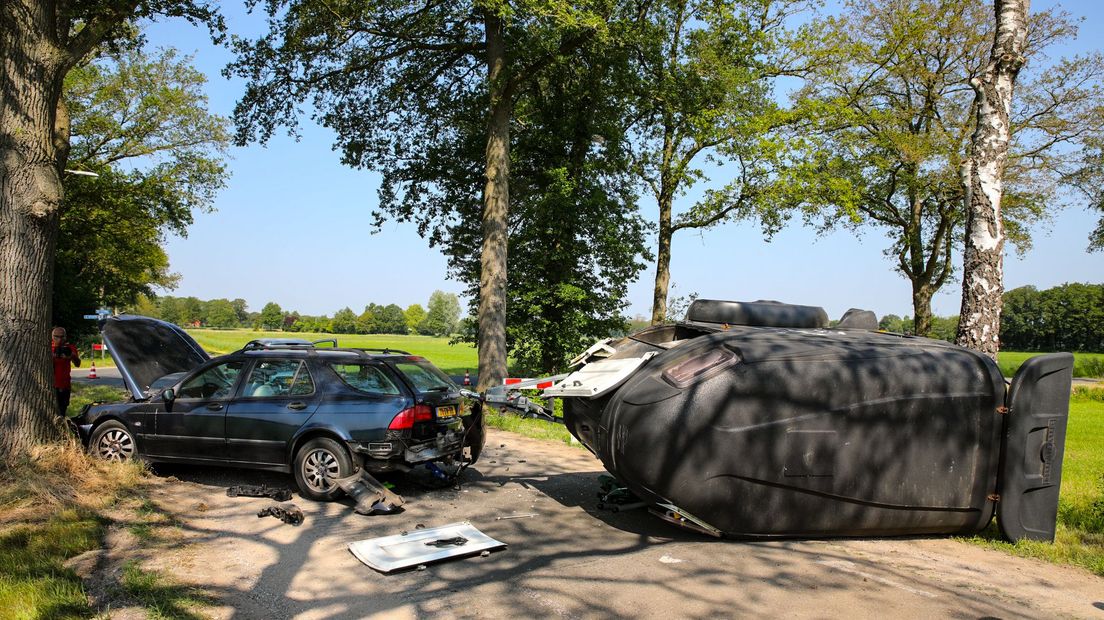 Ravage op de Broekdijk in Bathmen na zwaar ongeval