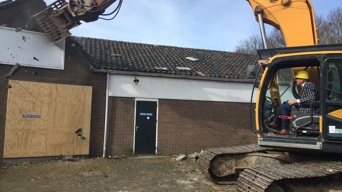 Archieffoto van de sloop van een verpauperde woning (Rechten: RTV Drenthe)