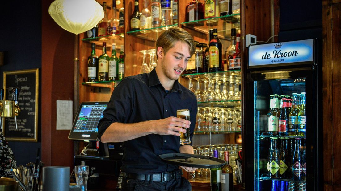 Vooral onder barpersoneel nam de werkloosheid onder jongeren toe