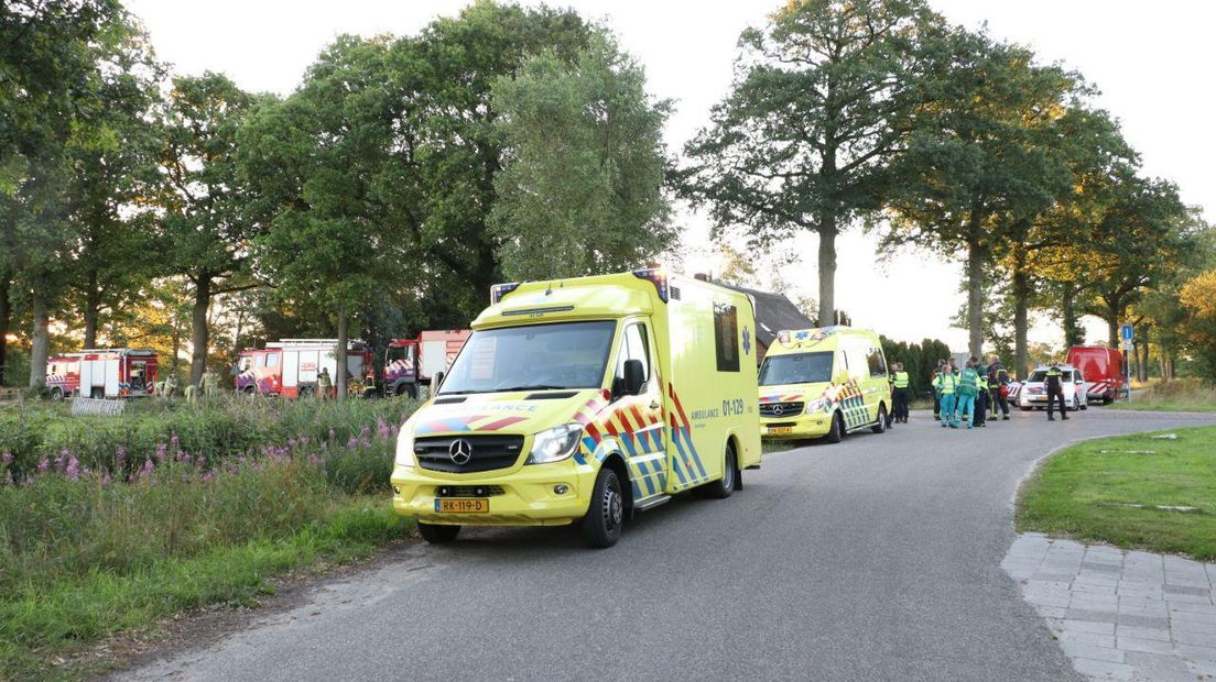 Veel hulpdiensten kwamen naar de plek van het ongeluk (Rechten: De Vries Media)