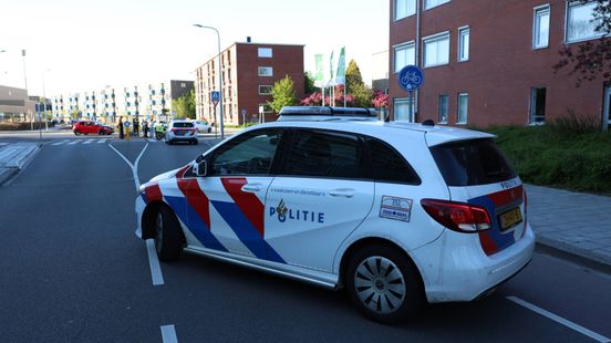 112-nieuws woensdag 22 april: Brand in vrachtwagen op A28 • Auto belandt na ongeluk in voortuin. 112-nieuws woensdag 22 april: Brand in vrachtwagen op A28 • Auto belandt na ongeluk in voortuin.